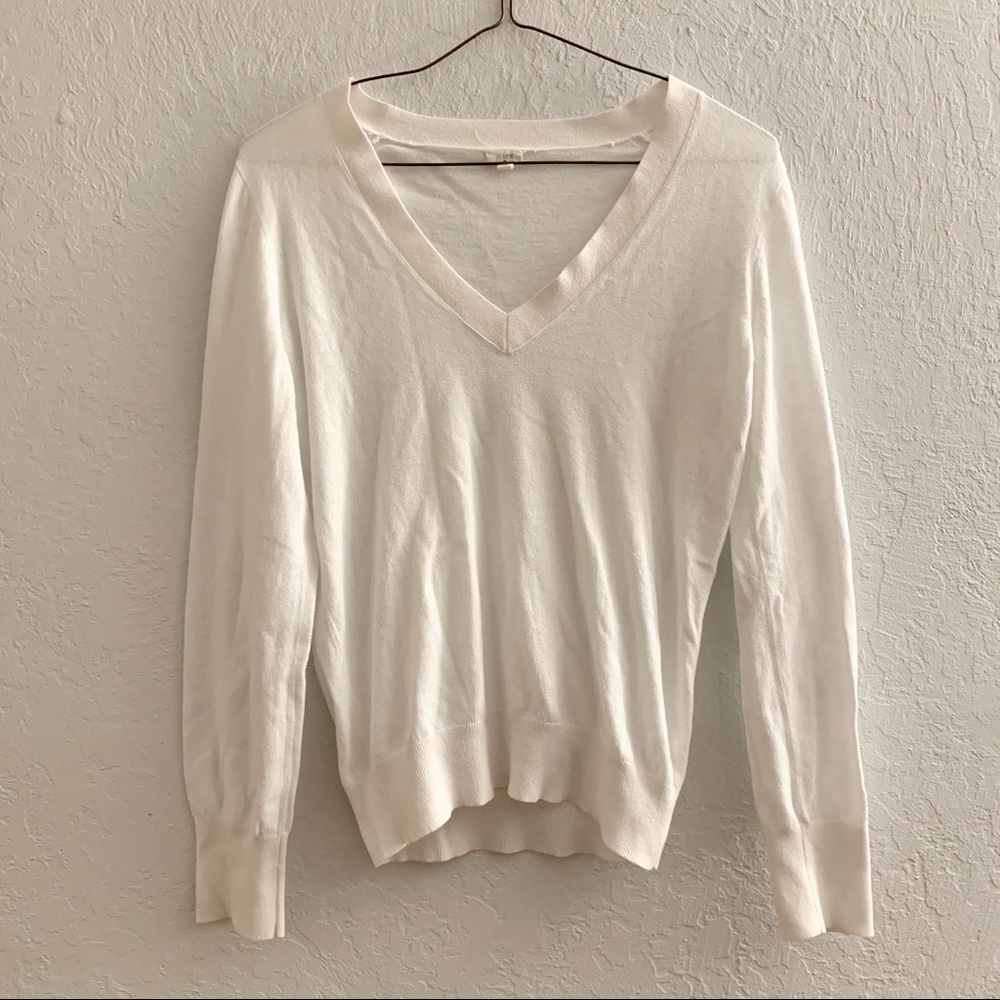 🌸 White long sleeve v neck top J Crew